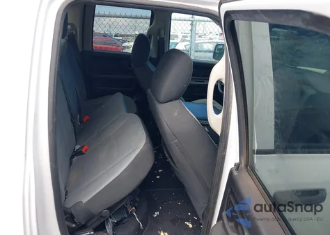 2021 Ram 1500 Classic Tradesman 4X4 6'4 Box z USA, uszkodzony, nr VIN 1C6RR7FG9MS556741